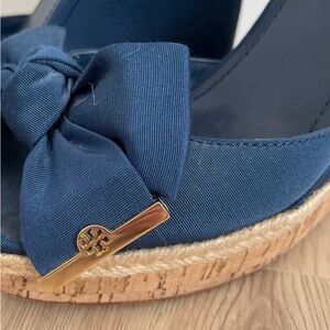 EUC Tory Burch Navy Blue Bow Espadrille Wedge
